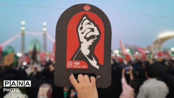 حضور باشکوه و پرشورمیلیونی ملت ایران در مراسم وداع با امام شهید