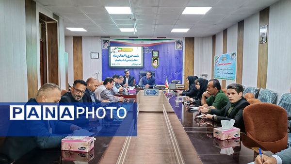 نشست خبری رئیس آموزش و پرورش شهرستان مارگون به‌مناسبت هفته معلم