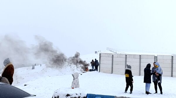  برف بازی مردم نیشابور در روستای برف ریز 