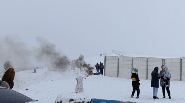  برف بازی مردم نیشابور در روستای برف ریز 