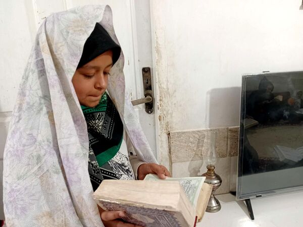 جلسات قرائت قرآن در ایام محرم در خلیل آباد