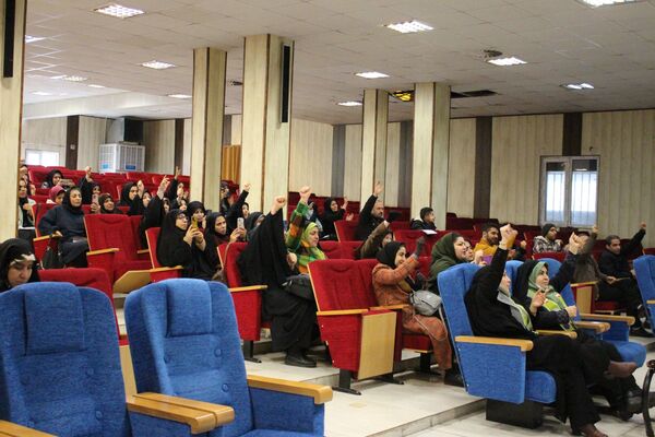 اولین جلسه کارگاه توانمندسازی مربیان پیشتاز کاردان سازمان دانش‌آموزی ناحیه ۴ کرج