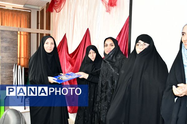 جشن ستارگان آموزش و پرورش مه‌ولات