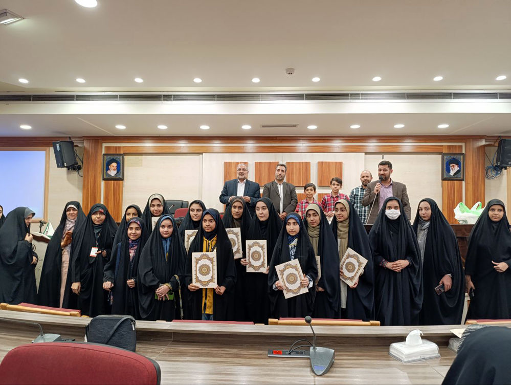 تقدیر از دانش‌آموزخبرنگاران برگزیده رویداد «فرزندان انقلاب» در قم