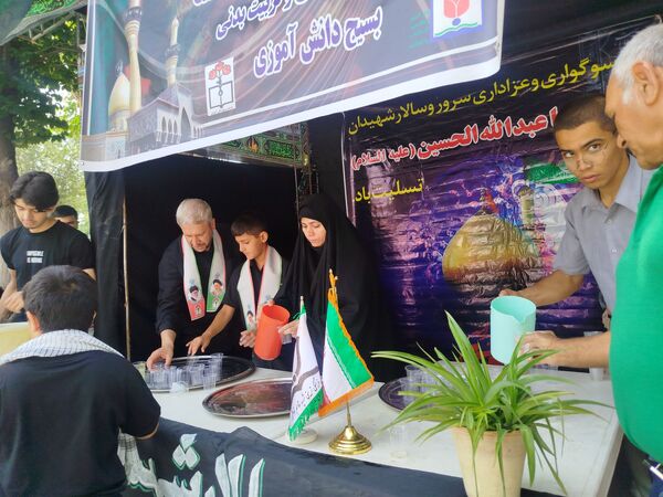 برپایی موکب دانش‌آموزی در روز اربعین حسینی در فاروج