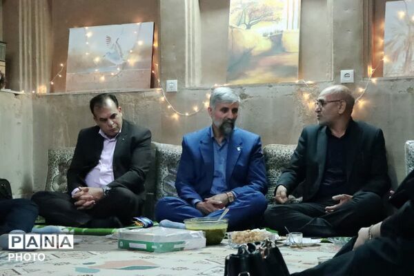 دیدار صمیمی معاون فعالیت‌های دانش‌آموزی سازمان دانش‌آموزی کشور با مسئولان یزد