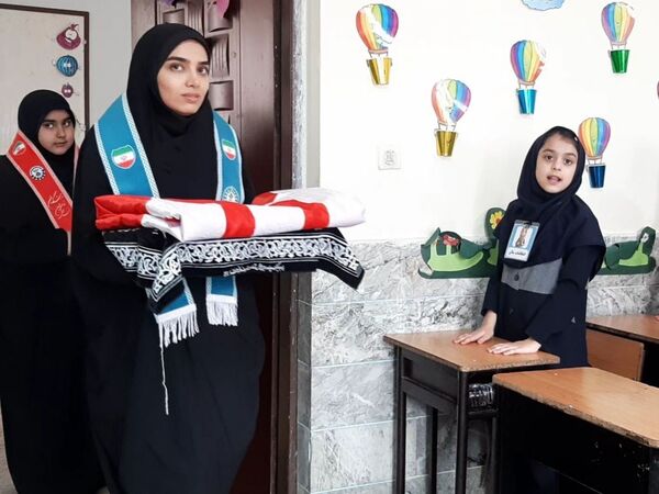 سوگواری همراه با شور و عشق فاطمی و پویش نذر کتاب در مدرسه شهید جواهری دو 