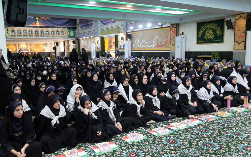 دانش‌آموزان دختر ناحیه یک در محفل اُنس با قرآن گرد‌هم آمدند