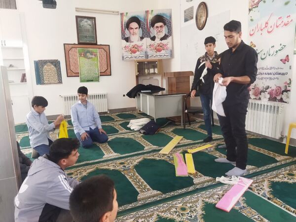 برگزاری سومین جلسه طرح دادرس در محل نمازخانه دبیرستان نمونه دانش