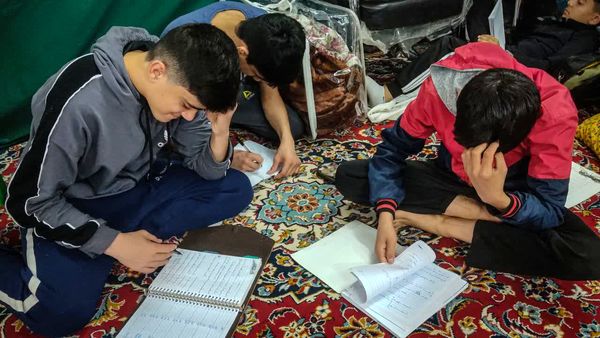 از هیاهوی دنیا تا خلوت بندگی در رباط سنگ