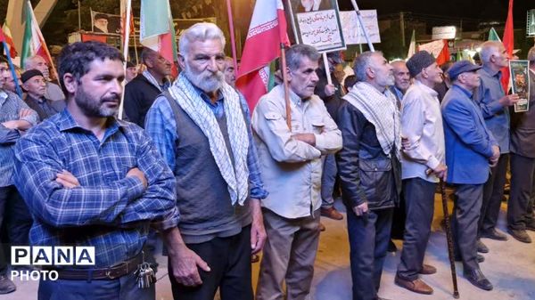 طنین دوباره شعارهای وفاداری در نورآباد؛ نود و هشتمین شب بیعت با رهبر انقلاب