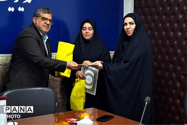 قدردانی از مربیان و مدیران منتخب طرح‌های آموزشی کودکستان‌های شهرستان قرچک