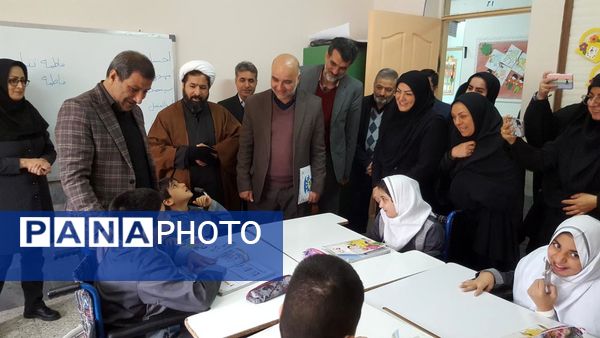 بازدید معاون استاندار و فرماندار مشهد مقدس از دبستان چند معلولیتی کوشا