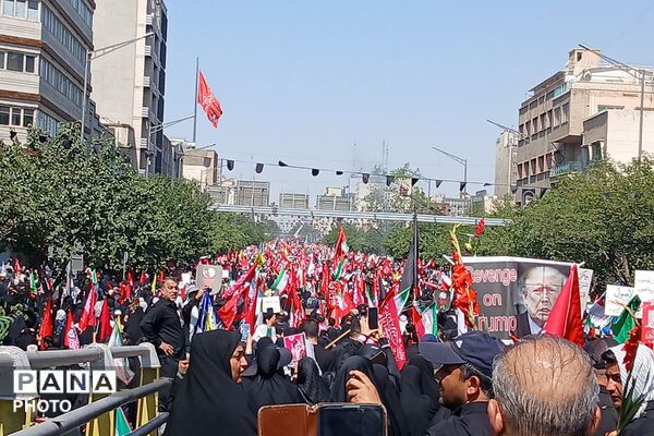 خروش ملت شکست‌ناپذیر در بدرقه رهبر شهید