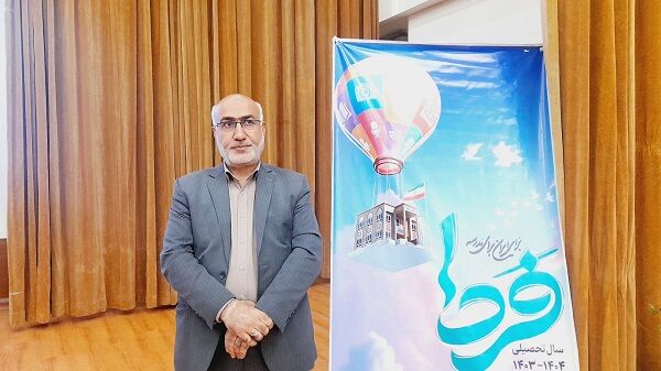 تجلیل از منتخبین؛فرصتی برای بروز استعدادهای فرهنگی و هنری دانش‌آموزان است