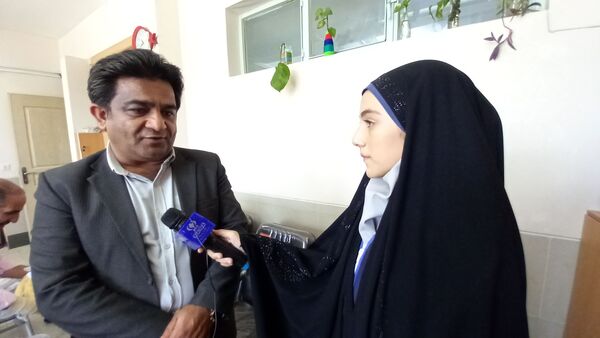 نواخته شدن زنگ سلامت در دبیرستان بهار آزادی 
