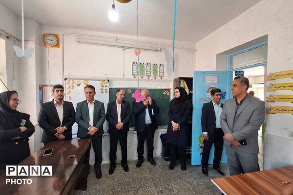 طنین زنگ مهر و مقاومت در مدارس خفر