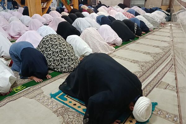 مراسم اعتکاف یک روزه در دبستان شهید غیوری شهرری