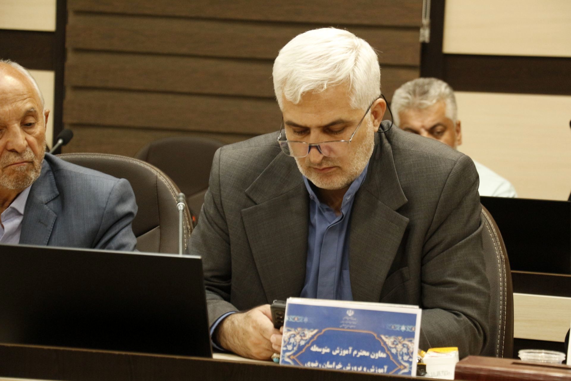 هیچ دانش‌آموزی نباید از چرخه آموزش باز بماند