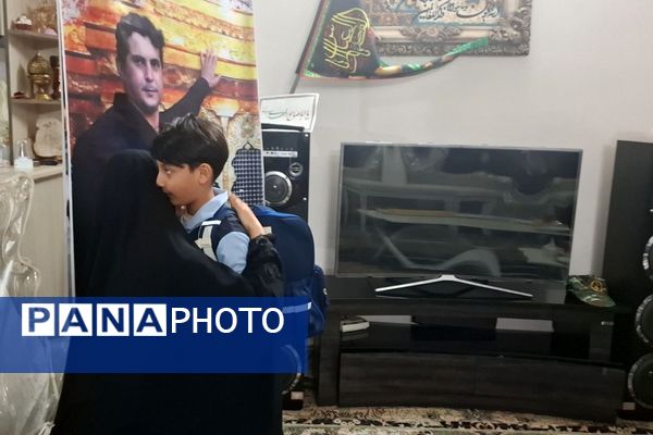 فرزند شهید این بار به گونه ای دگر راهی مدرسه شد