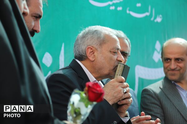 جشن شکوفه ها با حضور وزیر آموزش و پرورش 