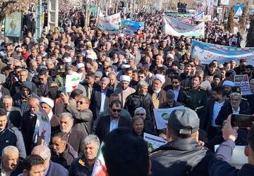 جشن چهل و ششمین سالگرد انقلاب اسلامی در شهر تاکستان برگزار شد