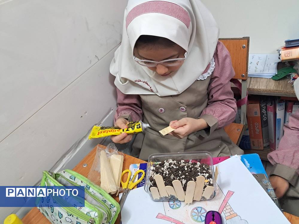 روز درختکاری متفاوت در دبستان ارمغان هستی ناحیه 3 کرج