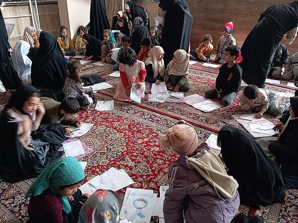 برپایی غرفه کودک در حاشیه نماز جمعه کاشمر