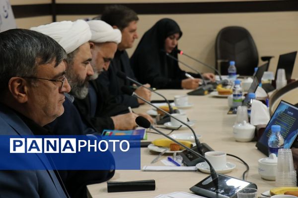 نشست هم‌اندیشی کانون‌های فرهنگی هنری مساجد با حضور معاون فرهنگی اجتماعی استاندار 