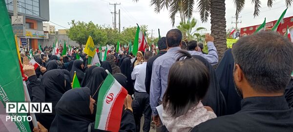 وداع حماسی دریادلان هرمزگان با فرمانده شهید علیرضا تنگسیری در بندرعباس