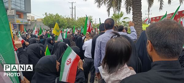 وداع حماسی دریادلان هرمزگان با فرمانده شهید علیرضا تنگسیری در بندرعباس