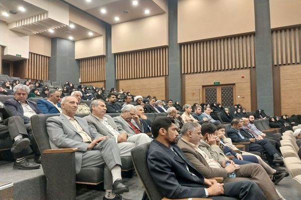 مراسم تقدیر از مشاورین و معاونین پرورشی مدارس ناحیه سه مشهد
