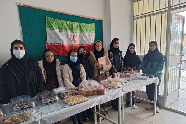  آیین افتتاح جشنواره ماها و ایران‌مون در دبیرستان خدیجه کبری پردیس 