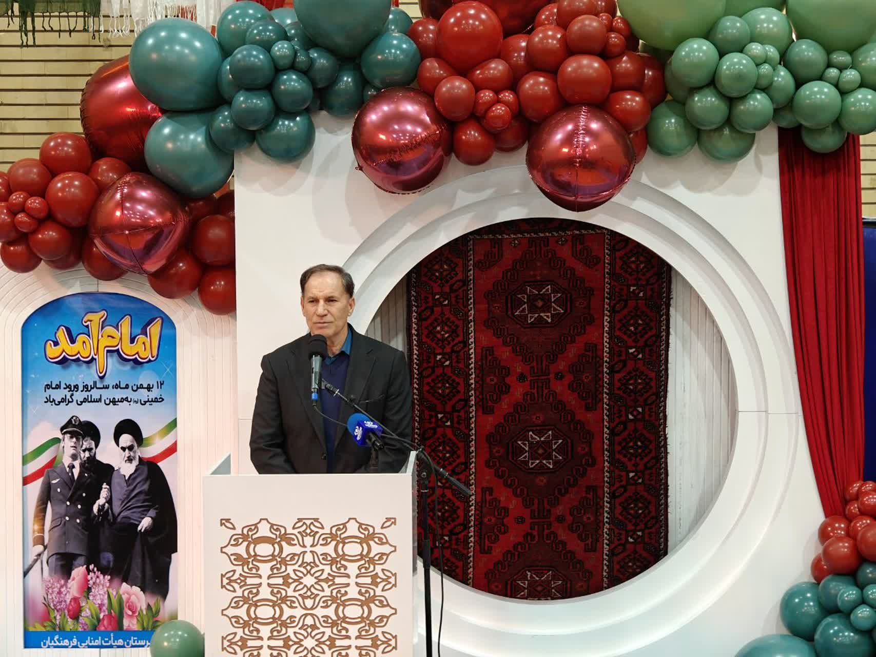 انقلاب اسلامی ایران، انقلابی کاملاً مردمی است