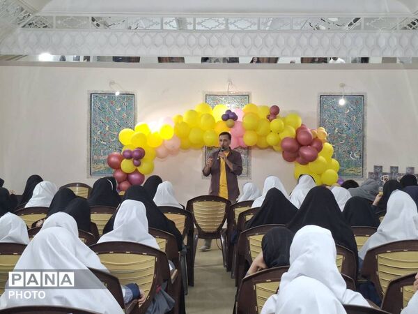 جشن پایان تحصیلی دانش‌آموزان ششم مدرسه شاهد پوررضایی