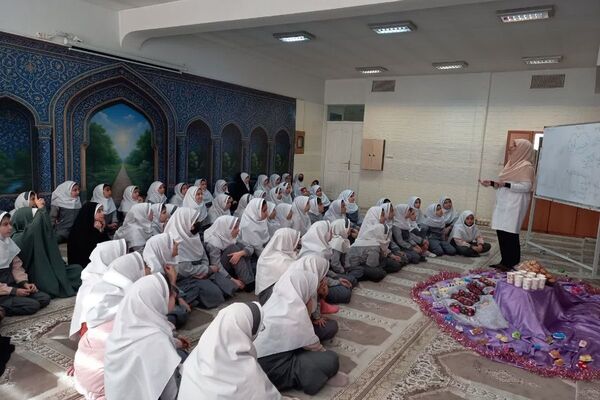 جشن بلوغ در دبستان شاهد فاطمه زهرا (س)
