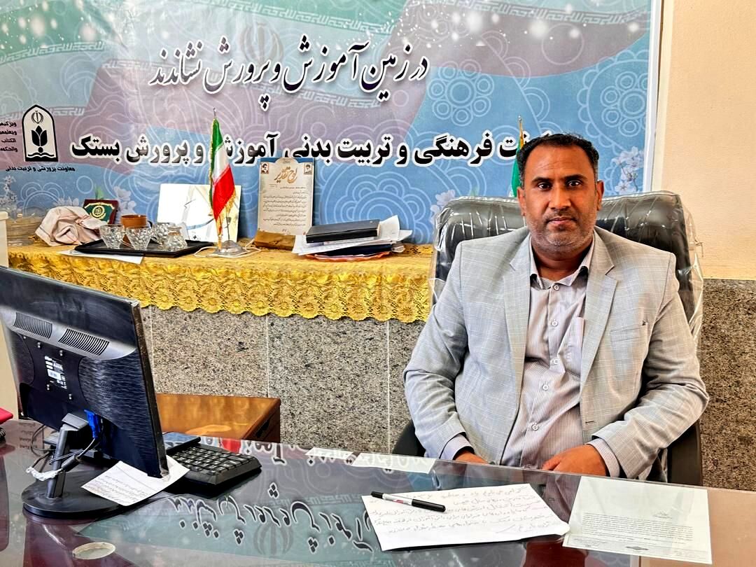 جوانان امروز باید با روحیه جهادی در عرصه‌های علمی و فرهنگی بدرخشند