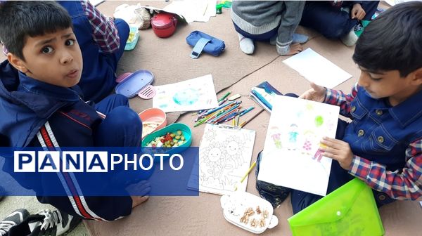 بمناسبت روز جهانی کودک برپایی جشنواره صبحانه سالم در دبستان پسرانه سرافراز ناحیه۷ مشهد