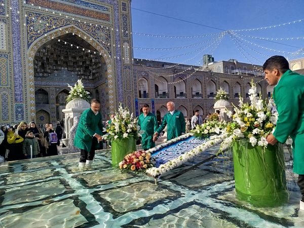 مشهد مقدس در تب‌وتاب جشن ولادت نخستین امام شیعیان  