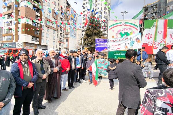 راهپیمایی پرشور ۲۲بهمن در رودهن 
