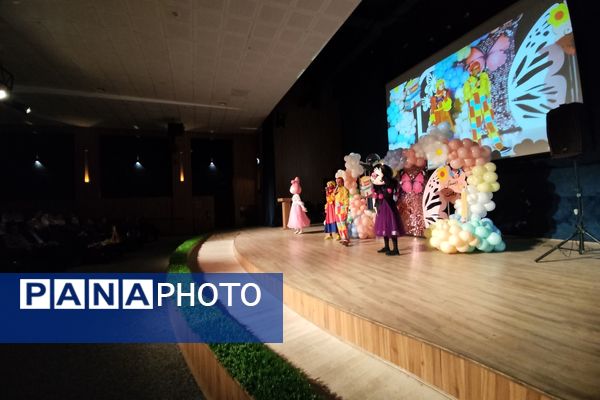 جشن شکوفه‌های دبستان بعثت ناحیه ۳ شیراز 