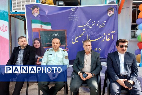 آغاز فصل نو آموزش با حضور شکوفه‌های کلای اولی در کهریزک 