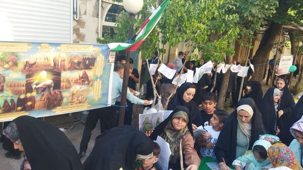 جشن وحدت و ولایت با حضور پرشور دانش‌آموزان اسکو