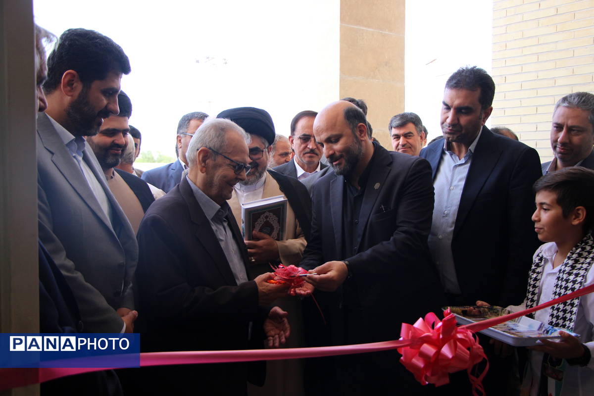 افتتاح آموزشگاه ۱۲ کلاسه شهید حسینی پور در اردکان