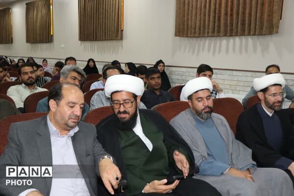 طنین ندای معنویت در هفتمین اجلاس سراسری نماز دانش‌آموزی شهرستان مه‌ولات