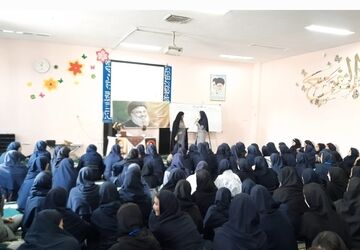 جلسه عفاف و حجاب در دبیرستان فرهنگیان ناحیه ۷ مشهد