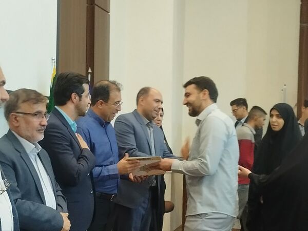 تجلیل از اصحاب رسانه توسط فرماندار و شهرداری‌های برخوار در سالن فرمانداری برخوار 