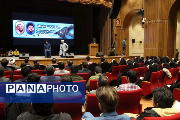 کارگاه نبرد رسانه‌ها؛ مشارکت فعالان رسانه‌ای و دانش‌آموزان یزدی در جنگ آگاهی