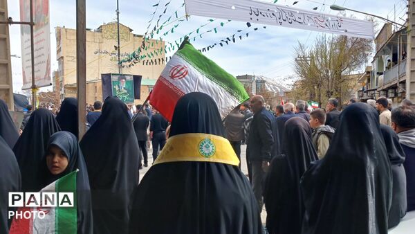 حضور با شکوه پیشتازان فارسان در بدرقه شهیدان سلیمانی و بهرامی