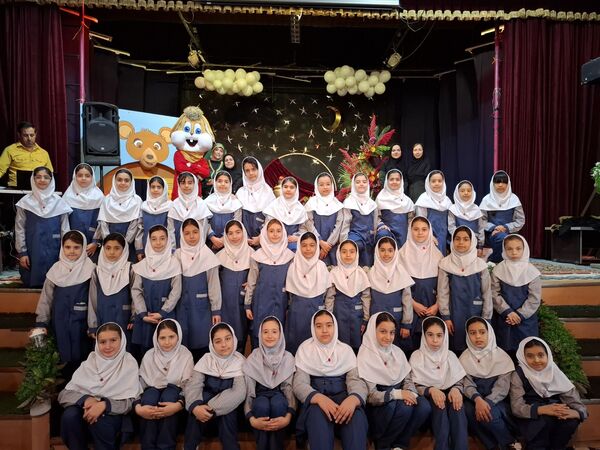 جشن یلدا ۱۴۰۴ در مدرسه ۱۷ شهریور شهرستان بجنورد 